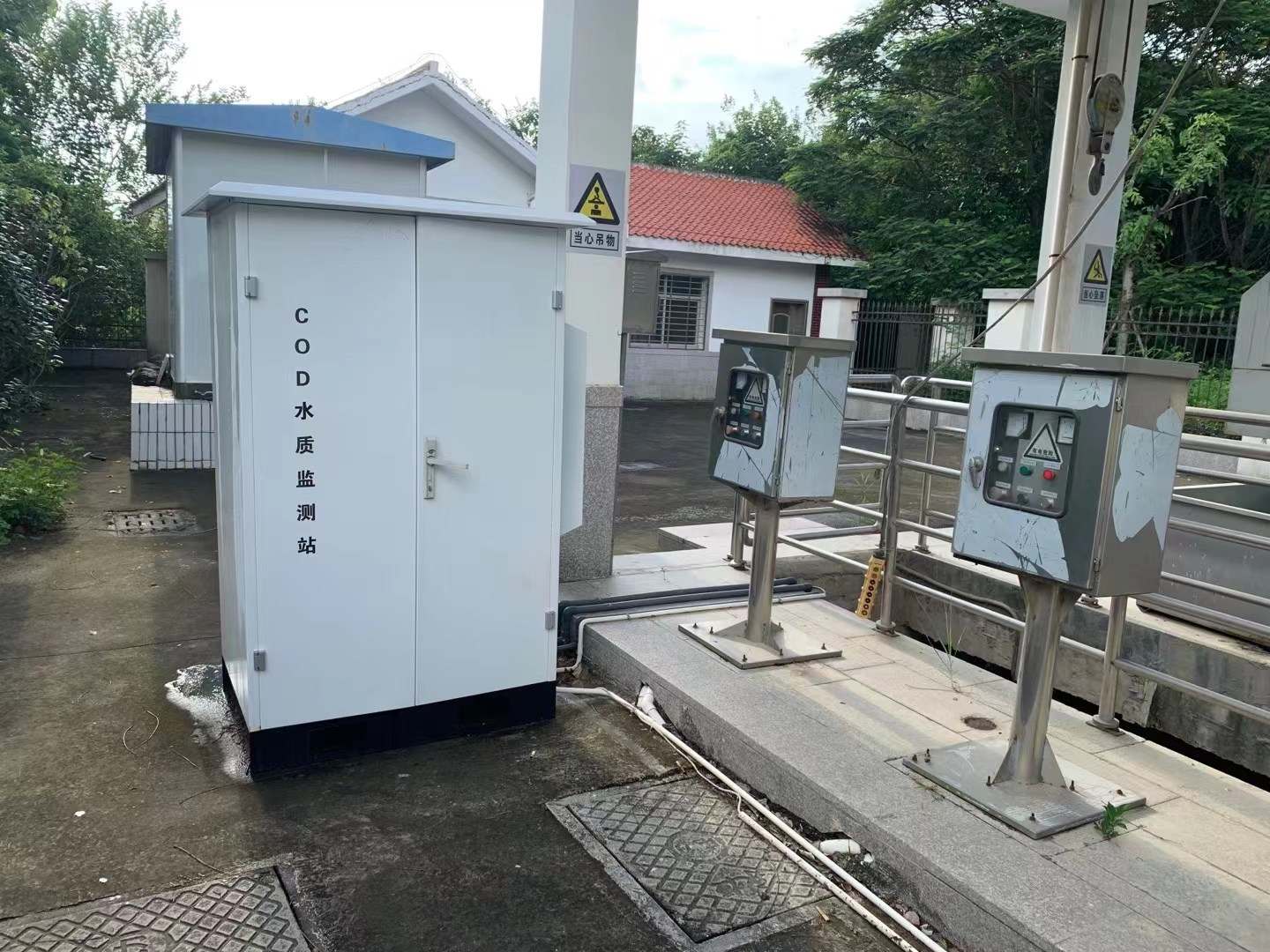 水質(zhì)監(jiān)測(cè)儀器在戶(hù)外需要做的保護(hù)