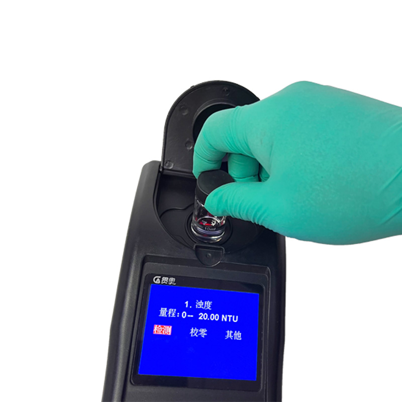 飲用水質檢測儀器測定過程